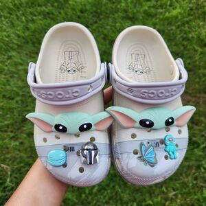 CROCS Kids' Star Wars Grogu™ Classic Clog Jibbitz Charms Included Size J1